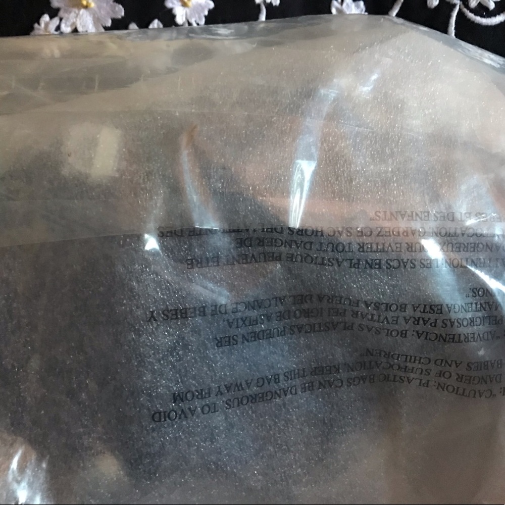 Kate Spade NWT Shore Thing Whale Crossbody Purse - FOUR TIME HOST PICK! 🏆 - Picture 12 of 12